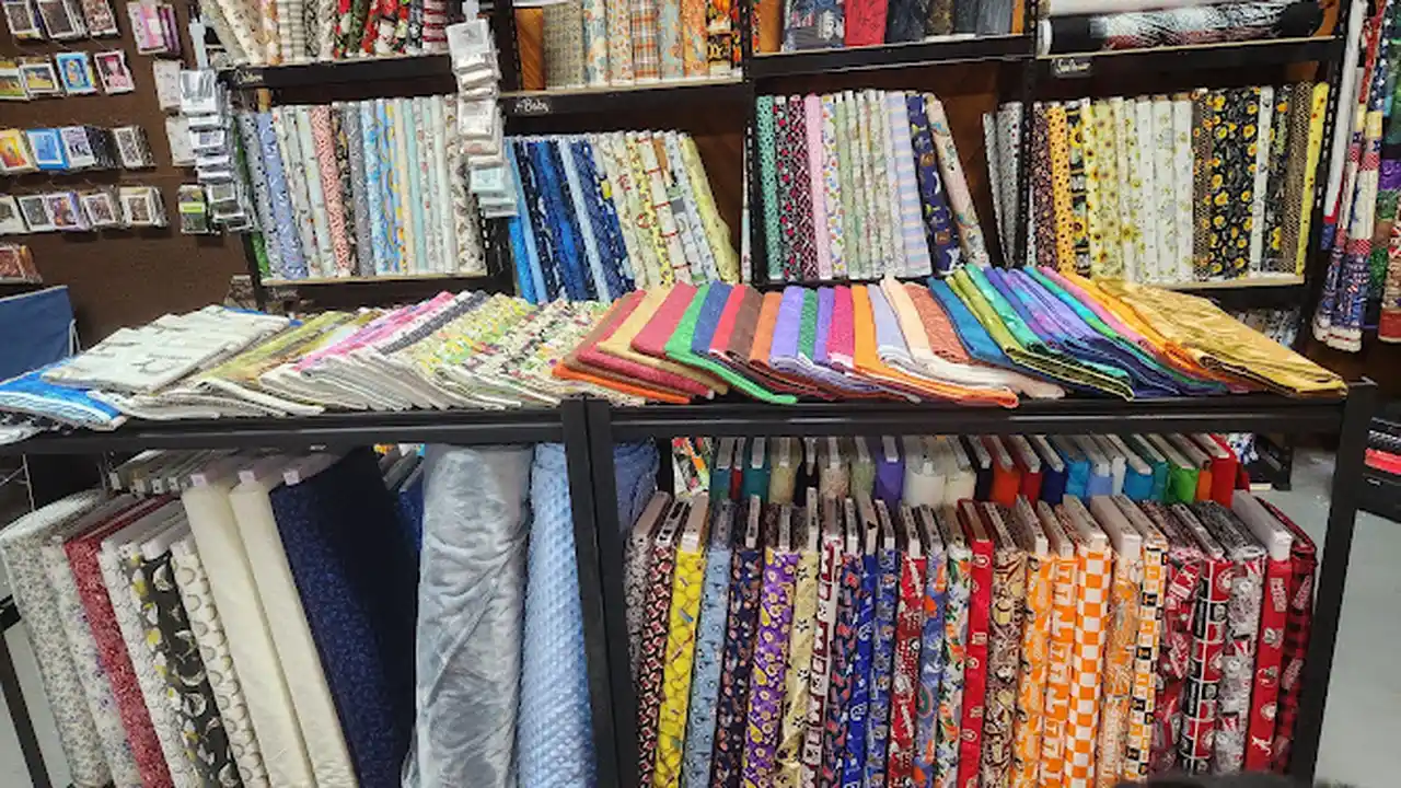 Fabric store in Adamsville, TN: A Lil' Stitchin Post