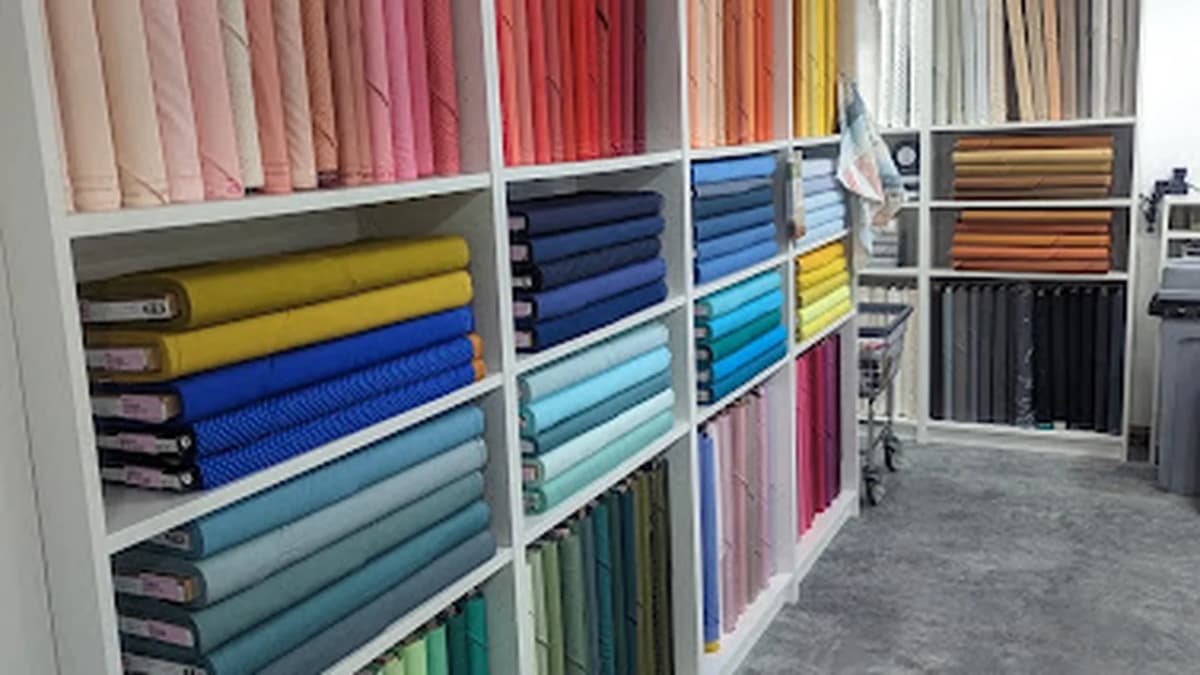 Fabric store in Agency, MO: Sew Enchanting Equine Quilt Shop