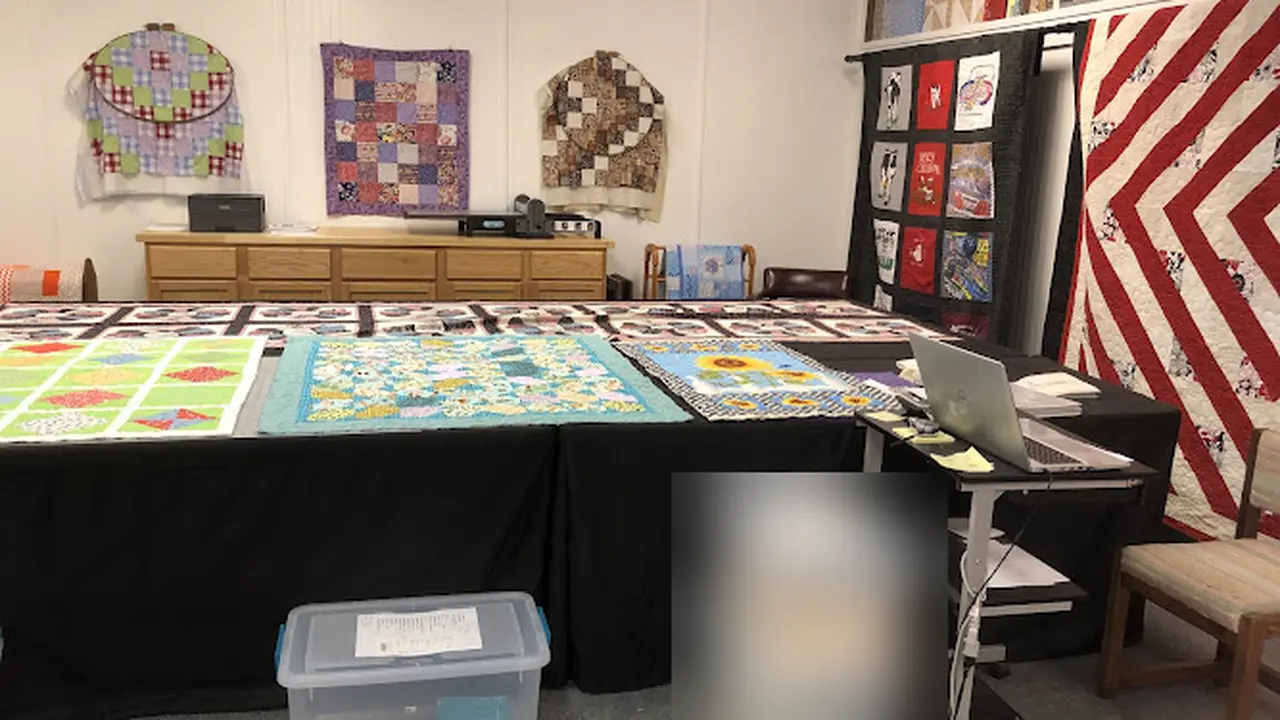Fabric store in Albany, IN: Just Quilts LLC