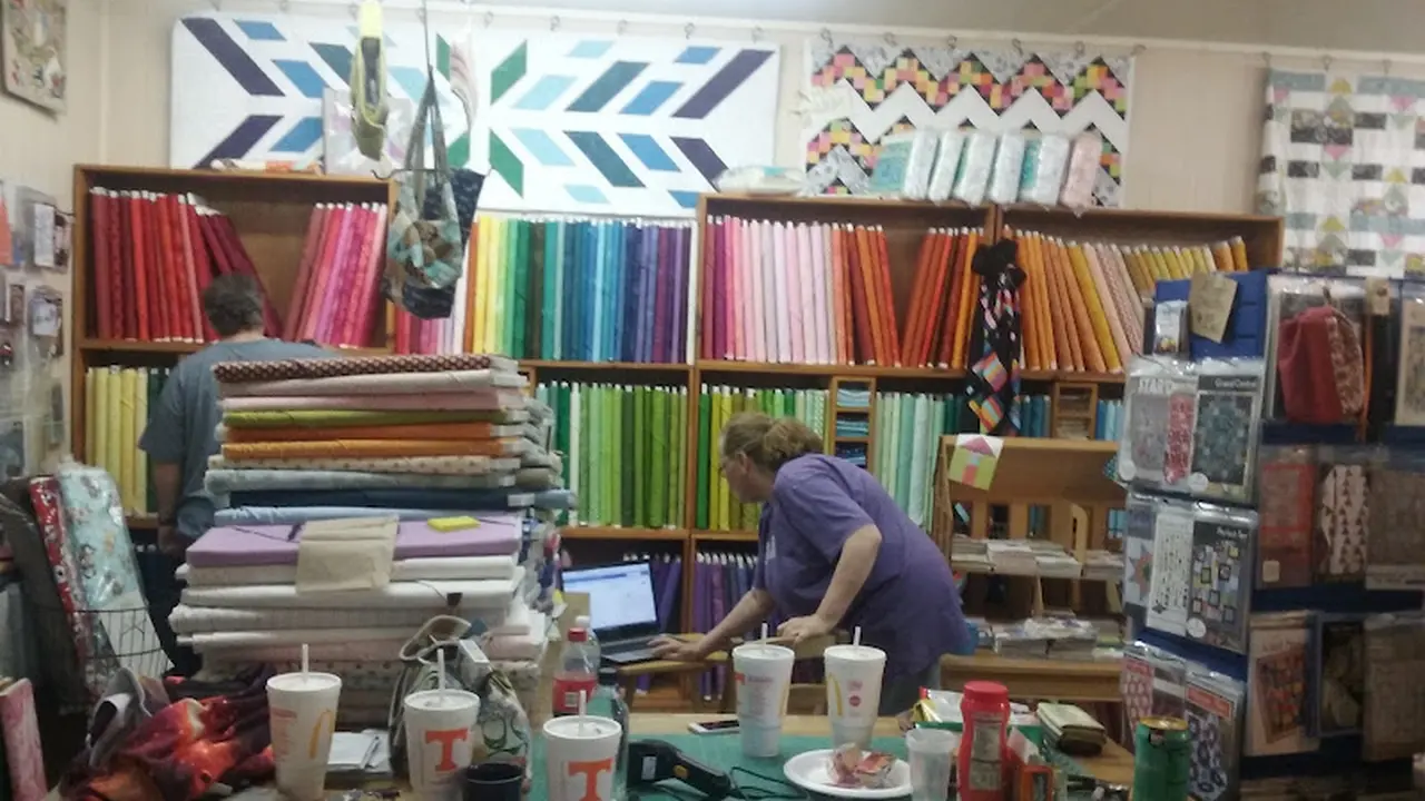 Fabric store in Alcoa, TN: Mountain Creek Quilt Shop