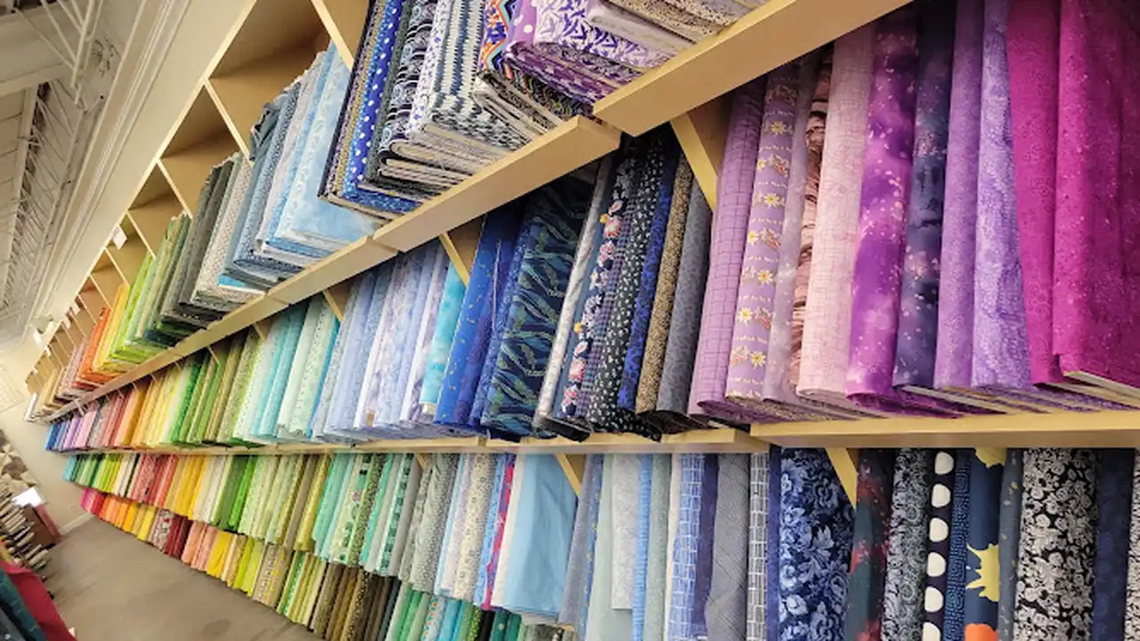 Fabric store in Arlington Heights, IL: Linda Z's Sewing Center