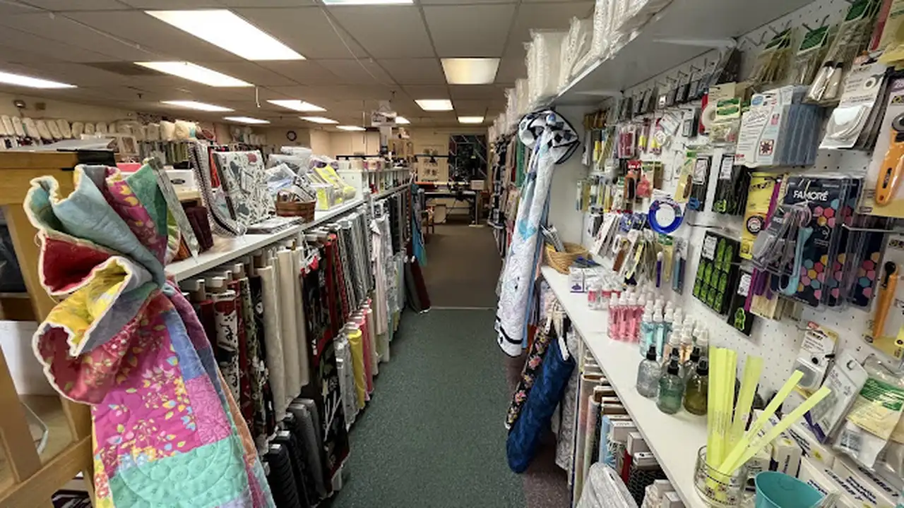 Fabric store in Auburn, MA: Appletree Fabrics Quilt Shop