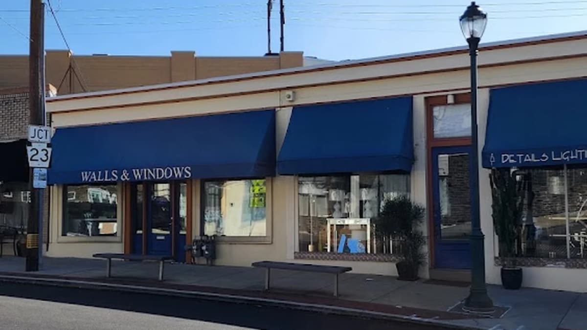 Fabric store in Bala Cynwyd, PA: Walls & Windows