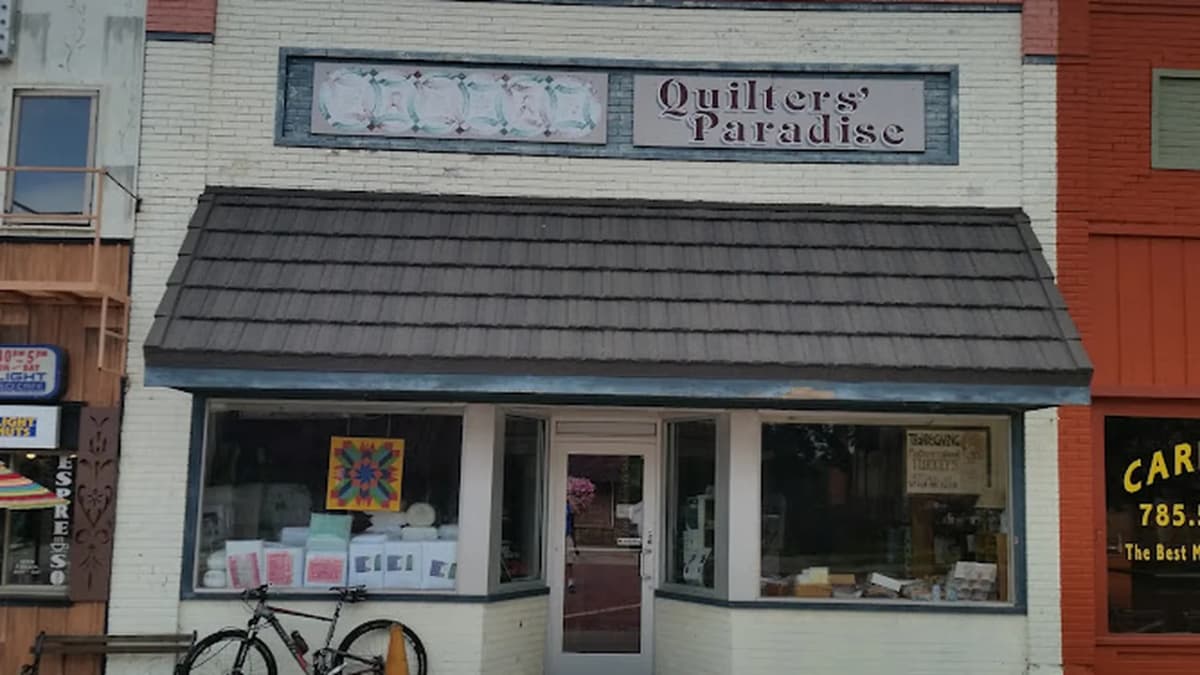 Fabric store in Baldwin City, KS: Quilters' Paradise
