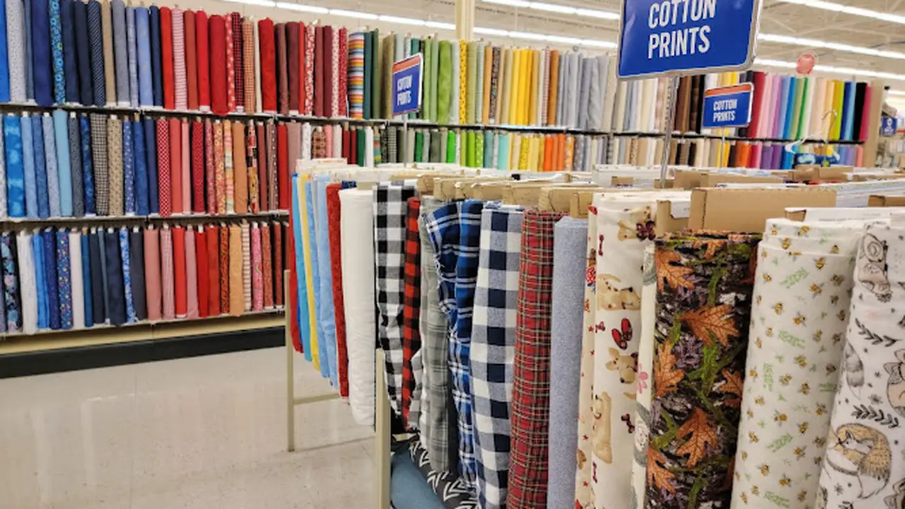 Fabric store in Bloomingdale, IL: Hobby Lobby