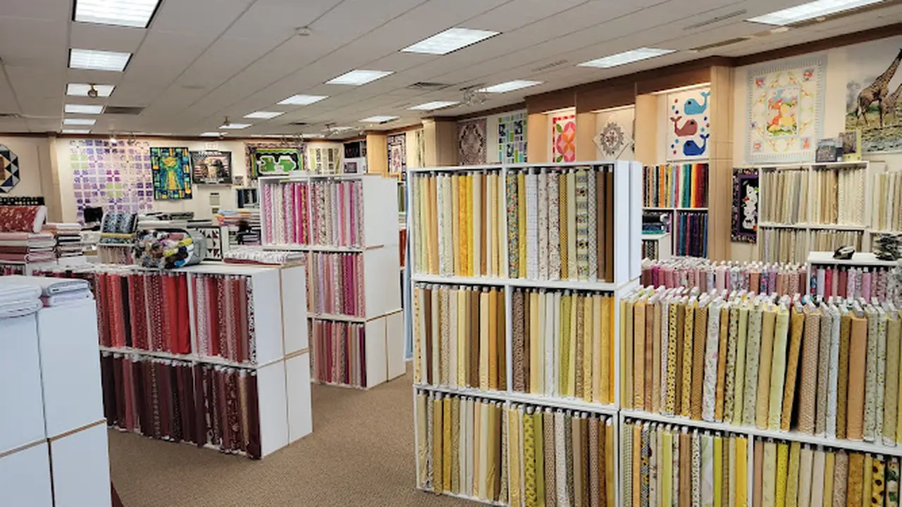 Fabric store in Bluffton, IN: Quilts n Gifts LLC