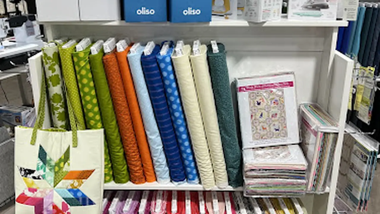 Fabric store in Brentwood, TN: Gina's Bernina Sewing Machines & Quilt Studio