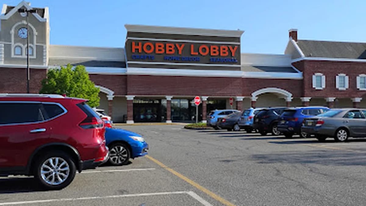 Fabric store in Brick Township, NJ: Hobby Lobby