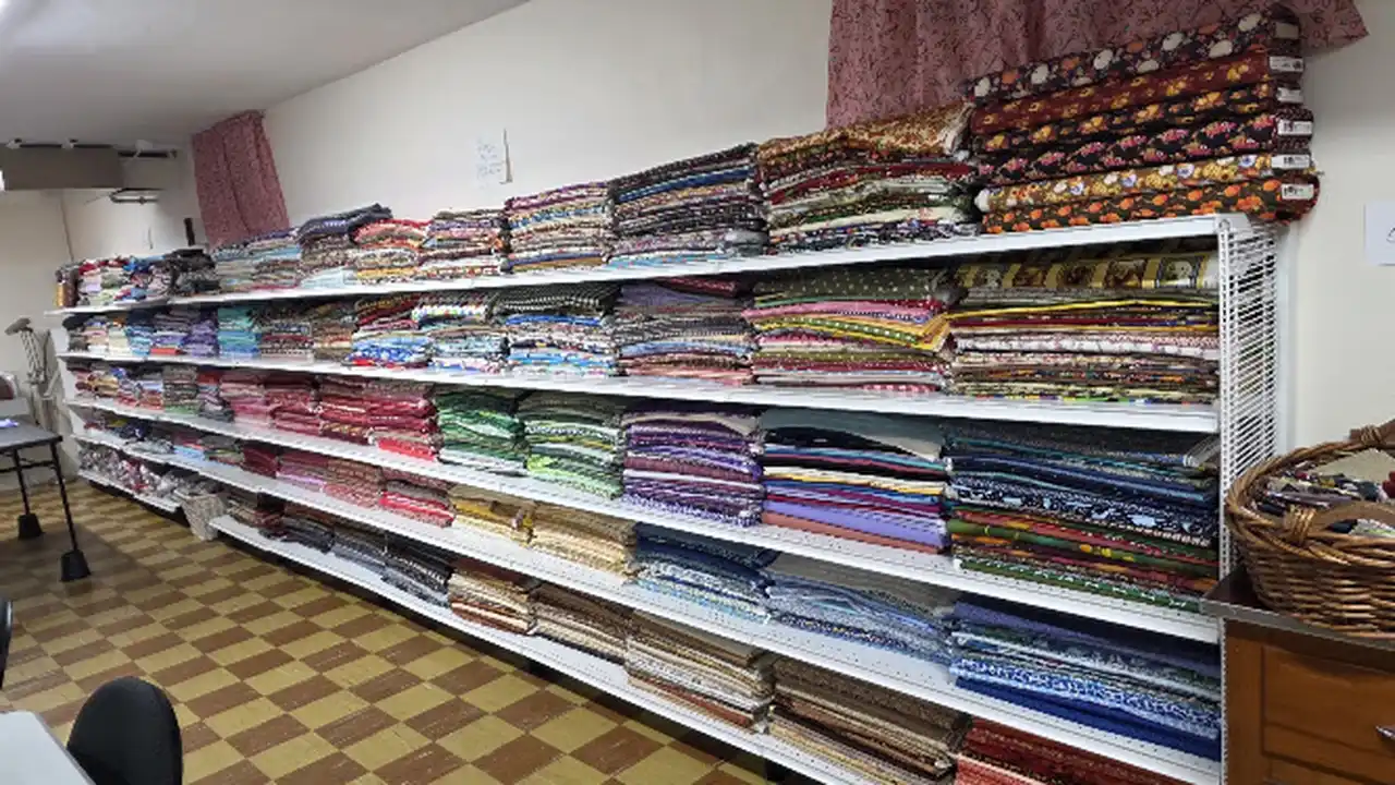 Fabric store in Brodhead, WI: Keeping Up With the Jones's Quilting