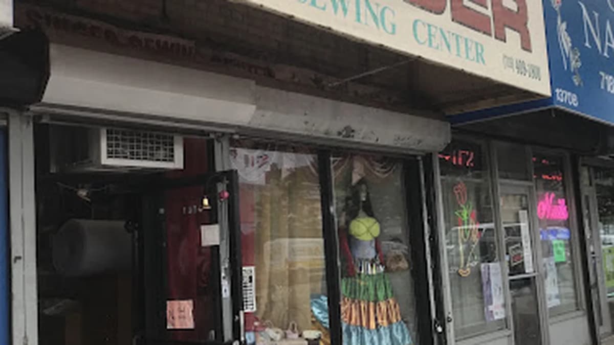 Fabric store in Bronx, NY: Blossom Holness Fabric & Sewing Center