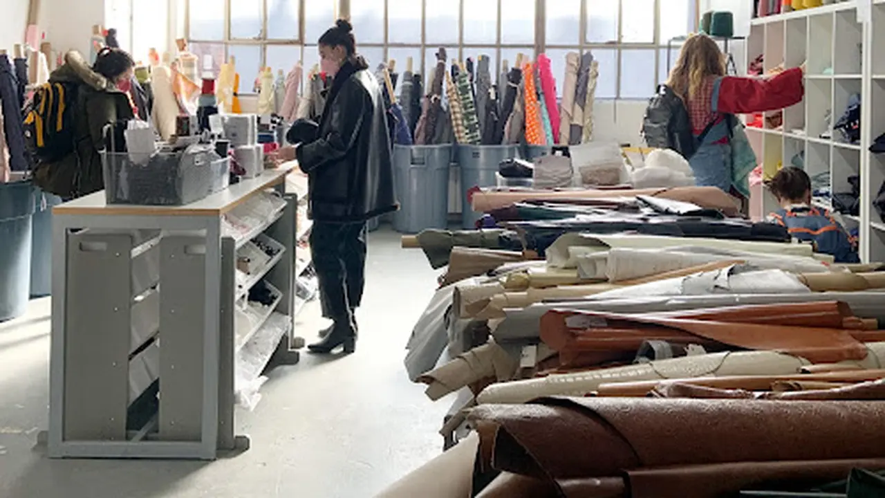 Fabric store in Brooklyn, NY: FABSCRAP Brooklyn Warehouse