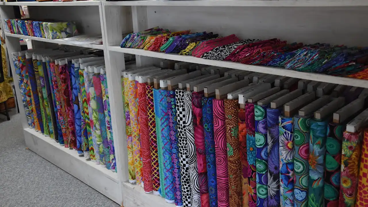 Fabric store in Cedar Falls, IA: Crazy To Quilt Shop