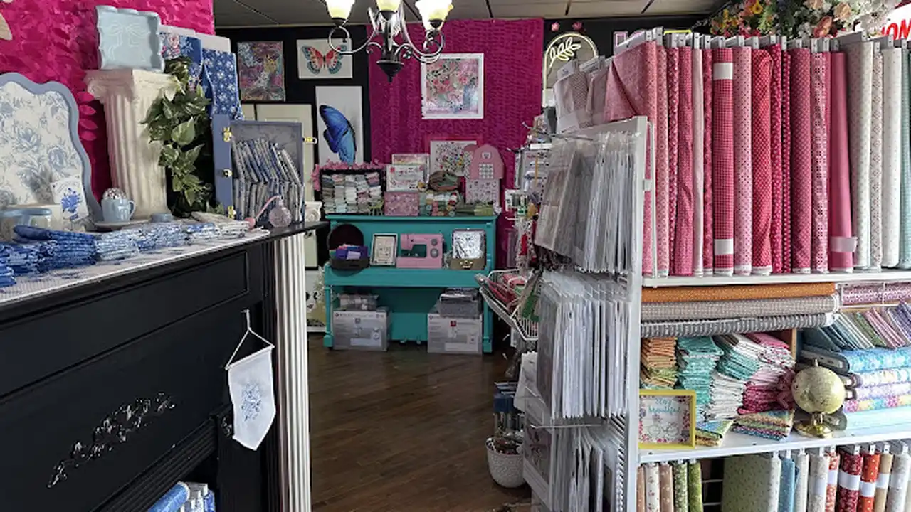 Fabric store in Central City, KY: Paradise Picki'n & Stitch'n