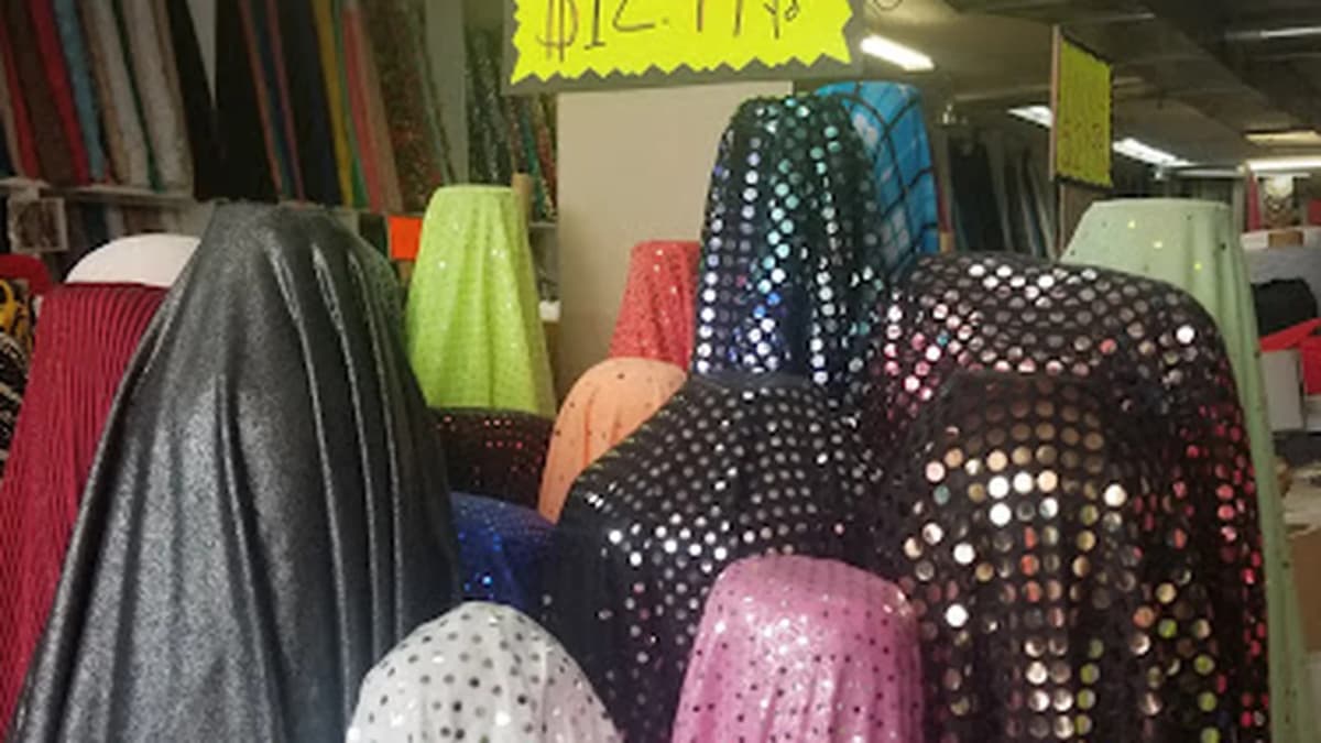 Fabric store in Chicago, IL: New Rainbow Fabrics