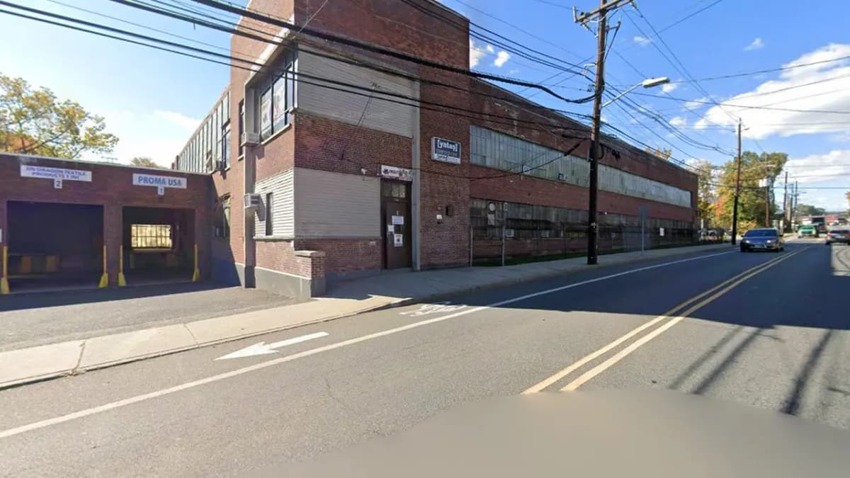 Fabric store in Clifton, NJ: Jin Dragon Textiles