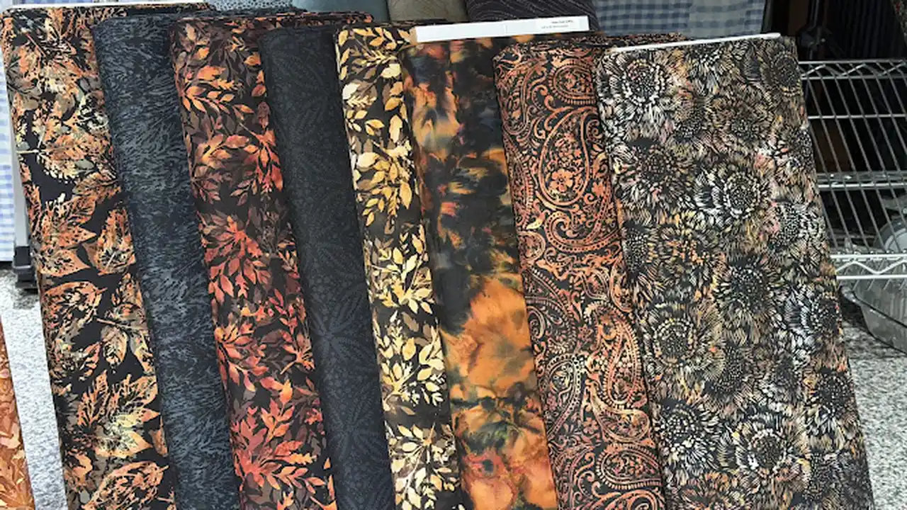 Fabric store in Coatsburg, IL: Honey Creek Quilting