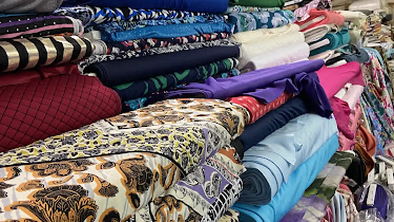 Fabric store in De Kalb, MS: Village Cloth Shoppe