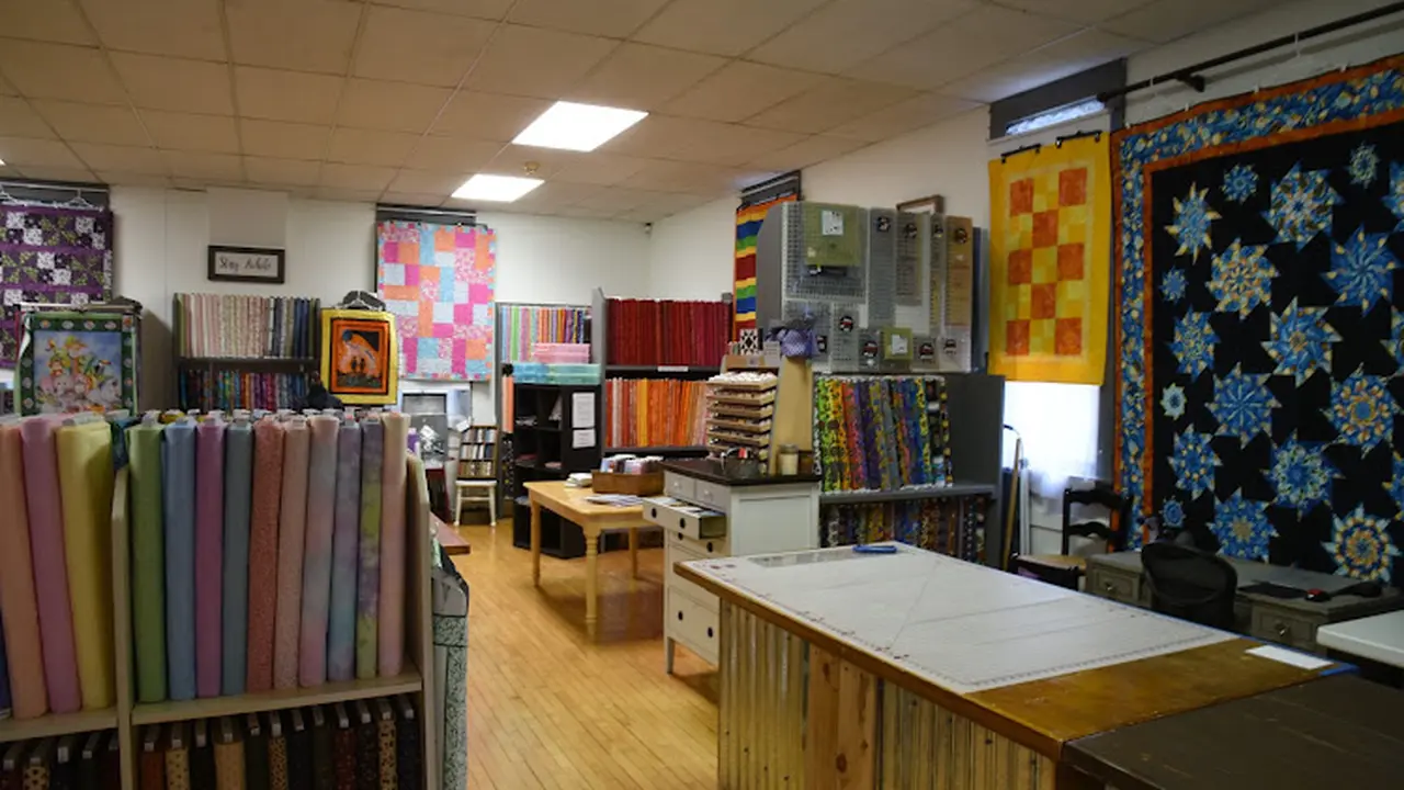Fabric store in Dowagiac, MI: Quilted Oak Leaf