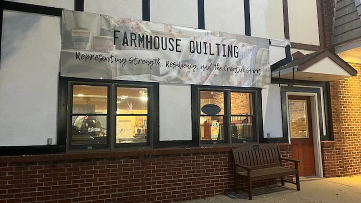Fabric store in Elk Horn, IA: Farmhouse Quilting, LLC