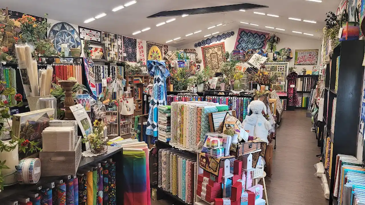 Fabric store in Ellsworth, IA: Mended Hearts Quilting & Boutique