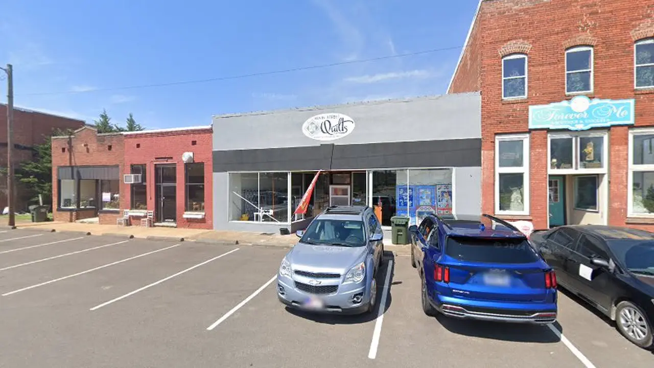 Fabric store in Englewood, TN: Main Street Quilts and Home Decor