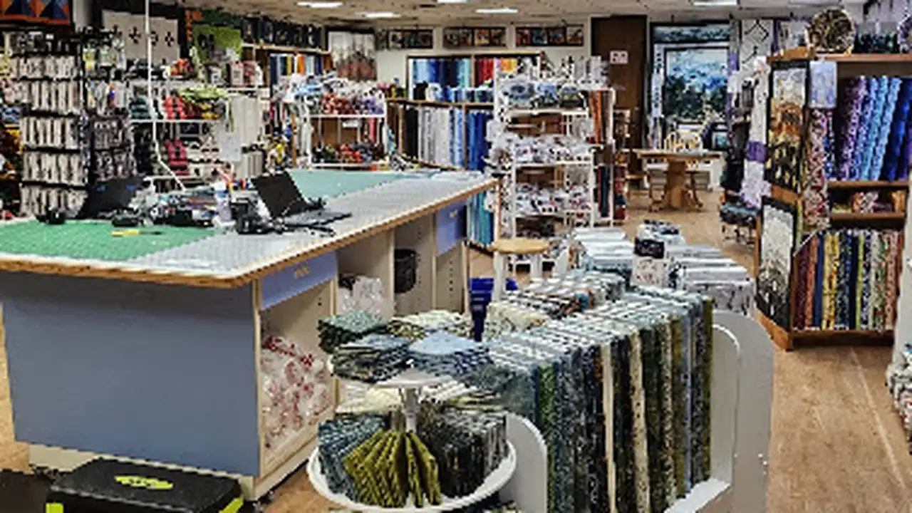 Fabric store in Estes Park, CO: Peak to Peak Stitching | Colorado Quilt & Yarn Shop in Estes Park