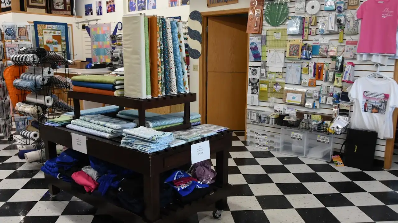Fabric store in Evansville, WI: Sew Many Threads