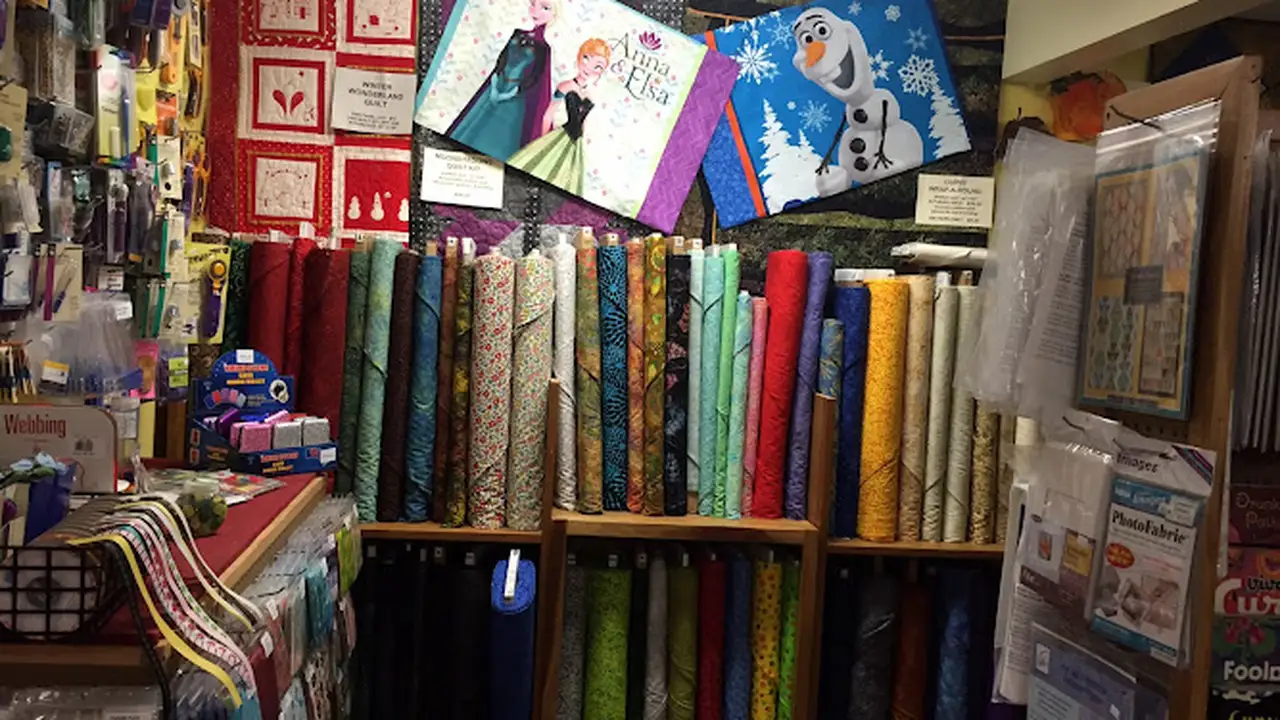 Fabric store in Fairlee, VT: Barnyard Quilting