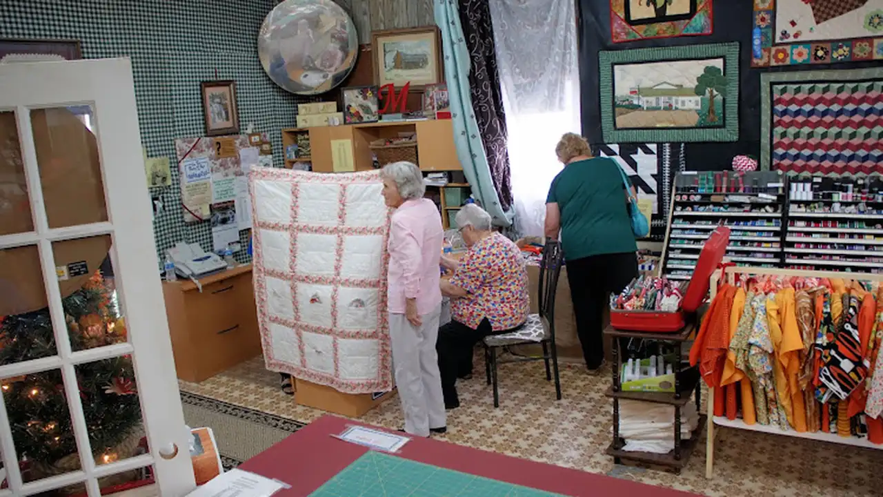 Fabric store in Flat Rock, AL: Moore's Discount Fabric Shop