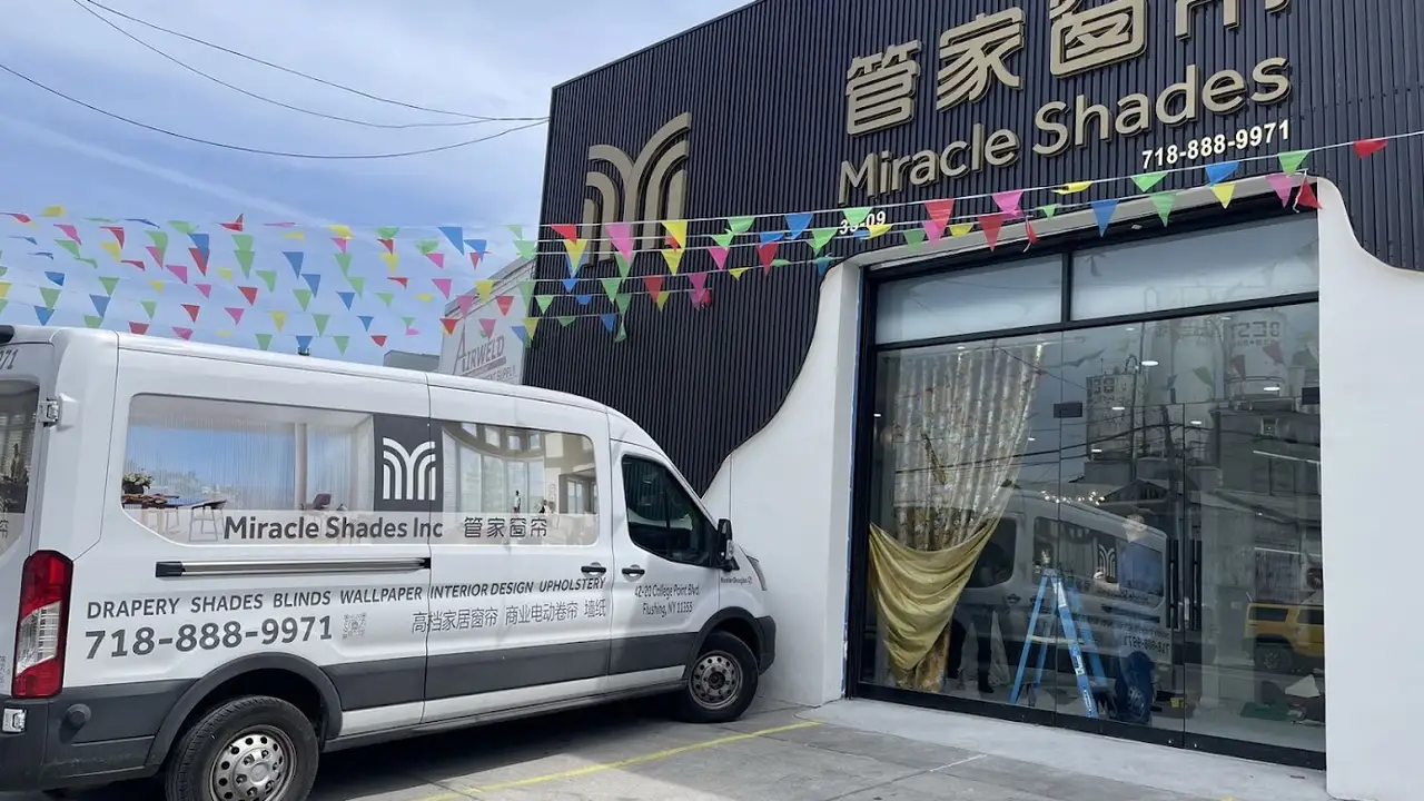 Fabric store in Flushing, NY: Miracle Shades Flushing Inc