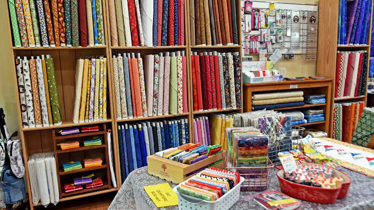 Fabric store in Galesville, WI: Queen Bee Quilts
