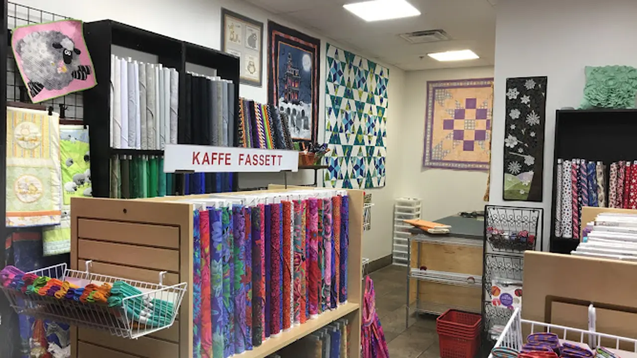 Fabric store in Garland, TX: Rocking Bobbin Quilt Shop