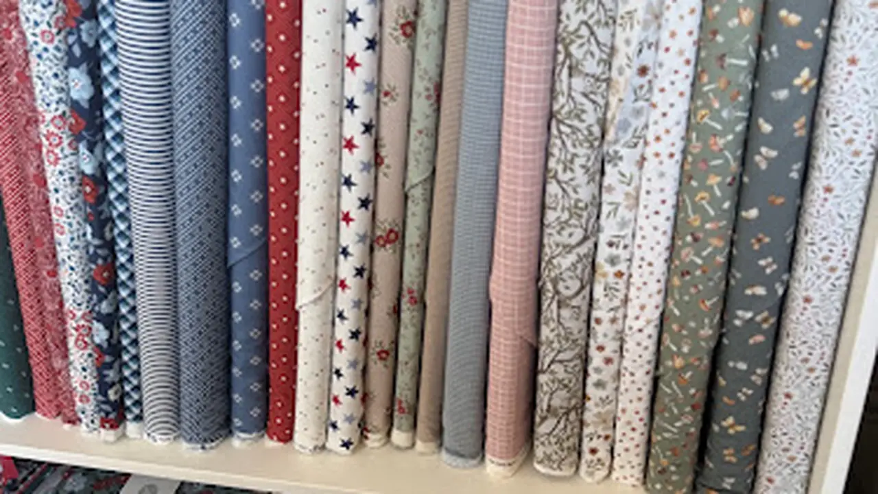 Fabric store in Gilbert, AZ: Lynny Lou Crafts & Fabrics