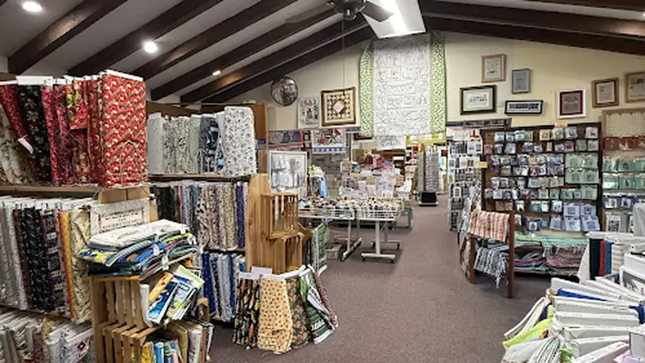 Fabric store in Grantsville, MD: Four Seasons Stitchery