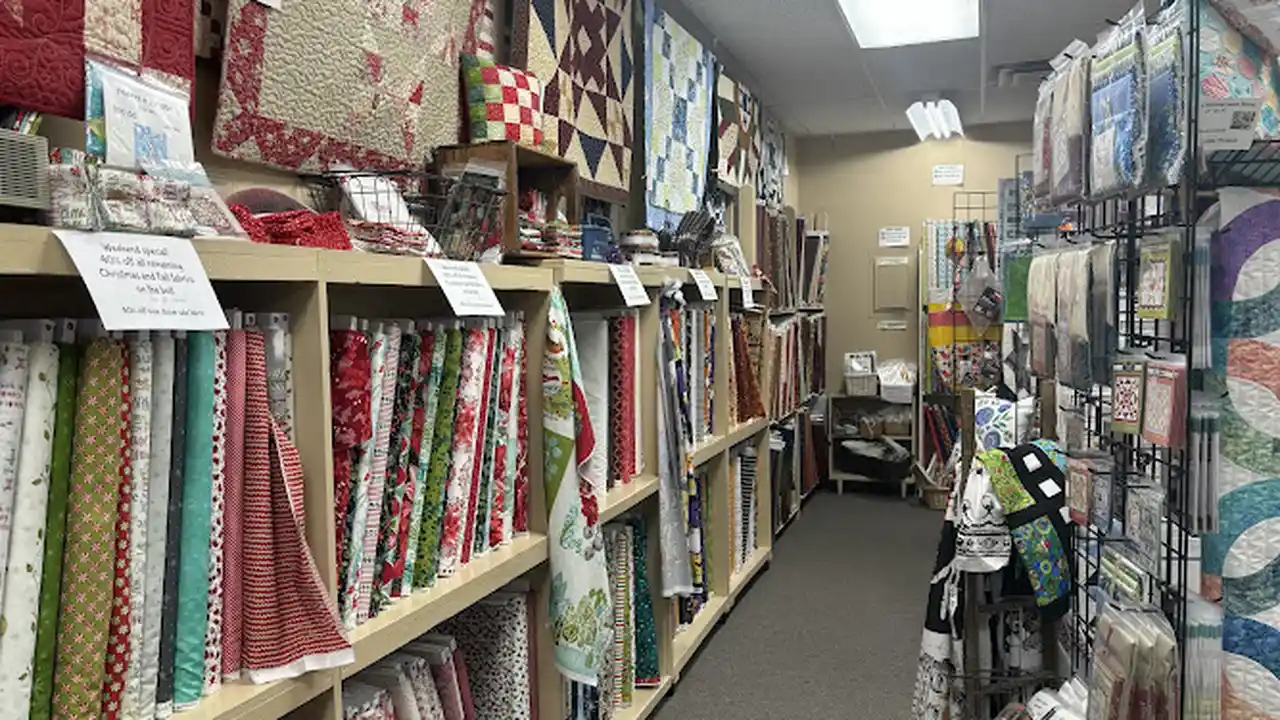 Fabric store in Greenwood, IN: Back Door Quilts