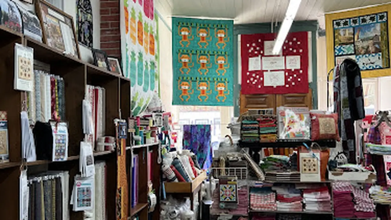 Fabric store in Hannibal, MO: Hickory Stick Quilt Shop
