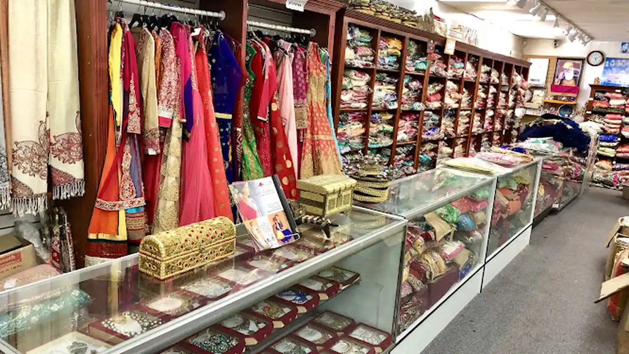 Fabric store in Hayward, CA: Kash Fabrics & Threading Salon