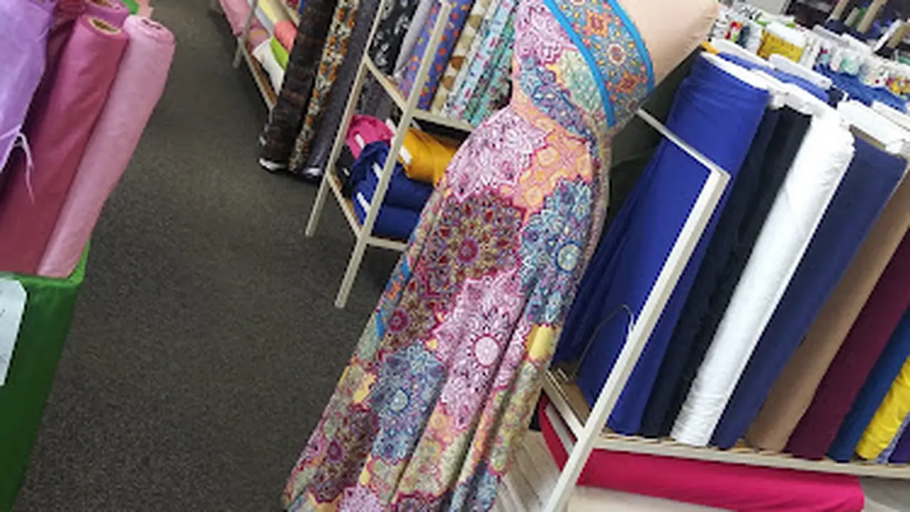 Fabric store in Hialeah, FL: Fabrics World Hialeah El Mundo de las Telas