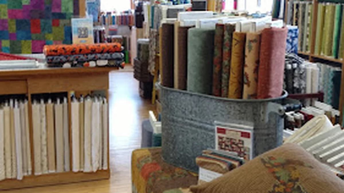 Fabric store in Houghton, MI: Portage Quilt House