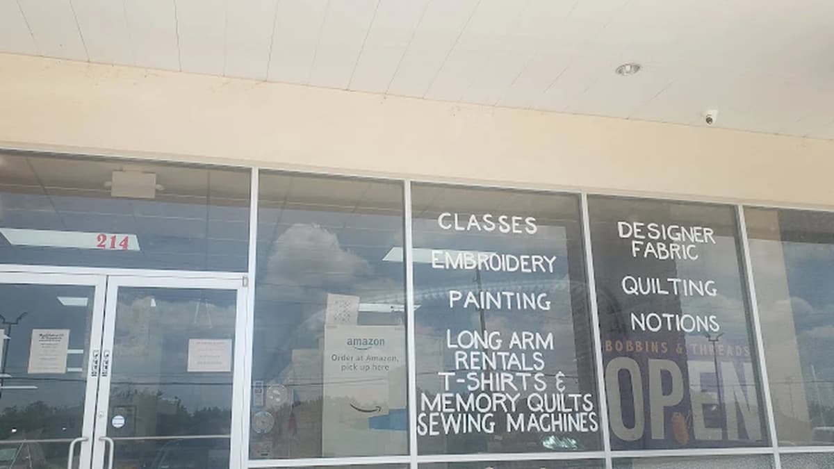 Fabric store in Houston, TX: Bobbins & Threads, Quilting & Crafts