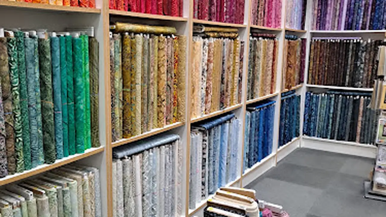 Fabric store in Howell, MI: Rockin' Bobbins Custom Quilting and Quilt Shop