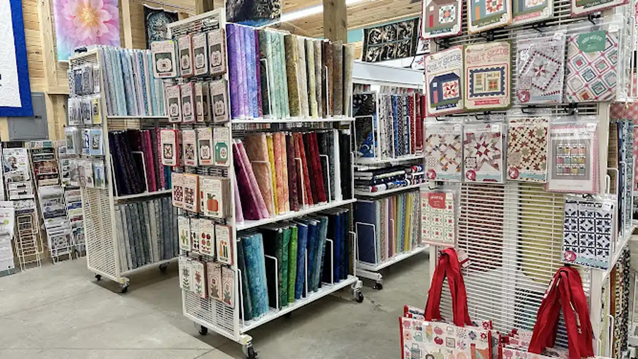 Fabric store in Hurricane, WV: Kelly’s Quilts LLC