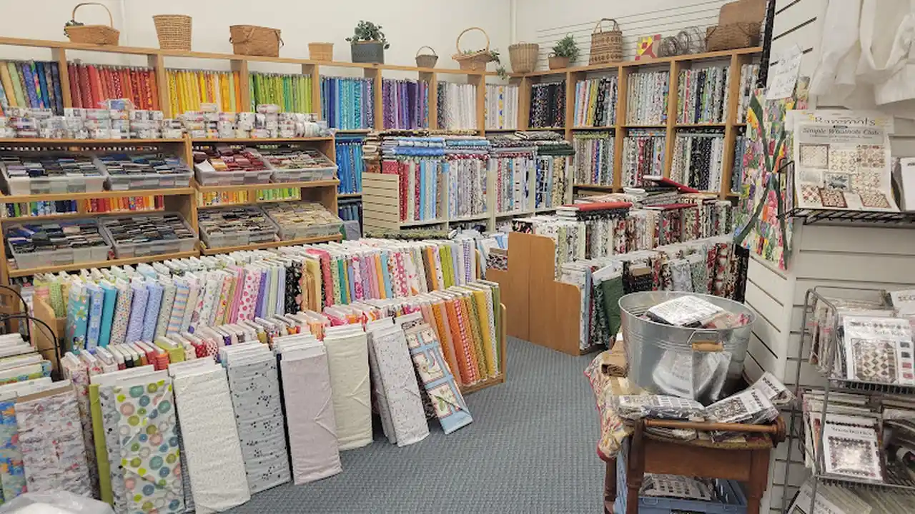 Fabric store in Independence, IA: Quilter's Quarters