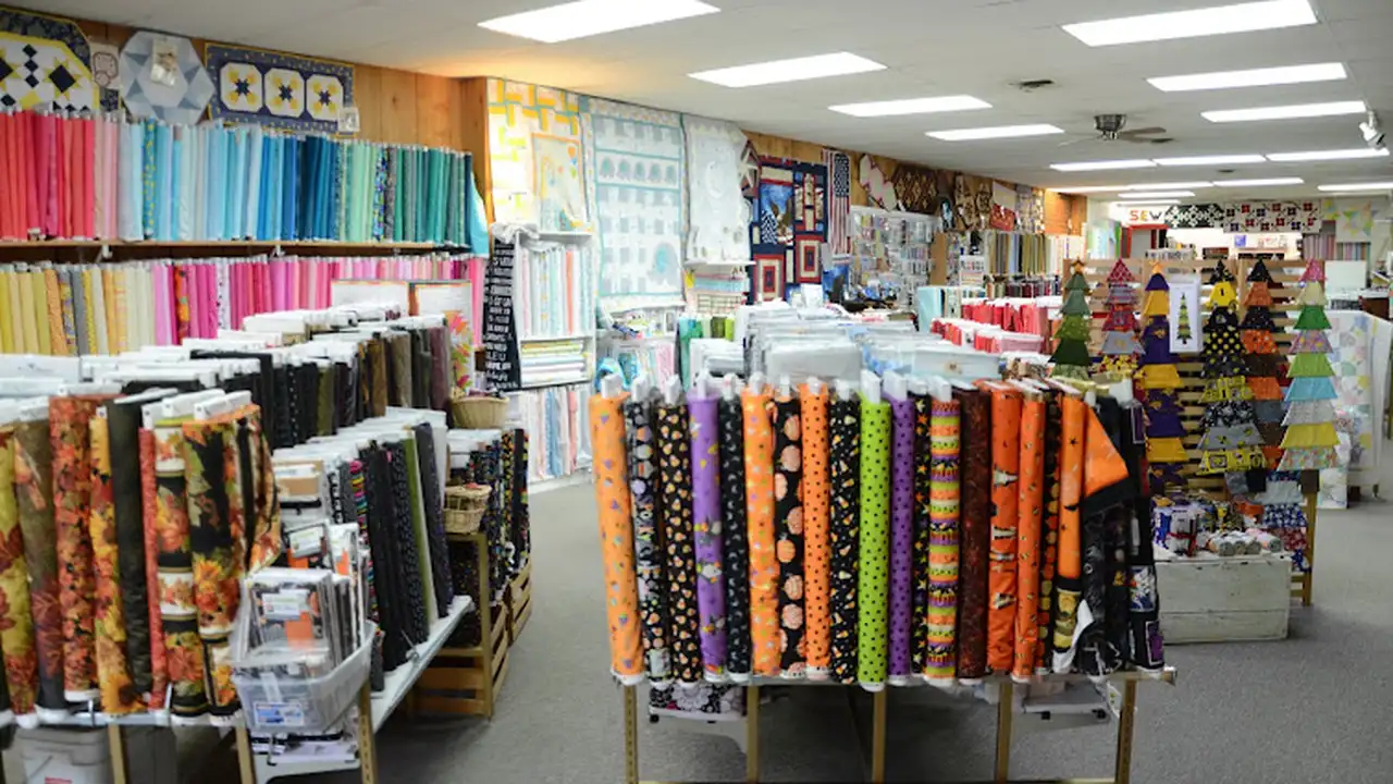 Fabric store in Iowa Falls, IA: Iowa Falls Sewing Machine Company