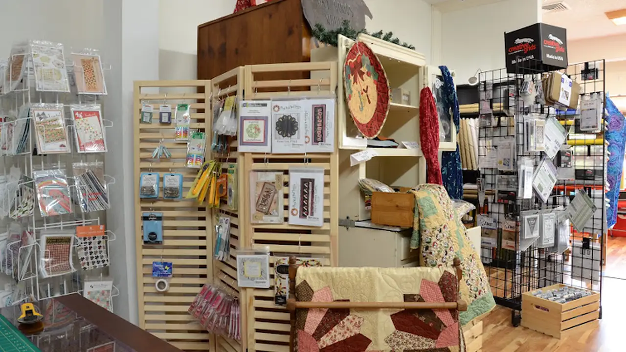 Fabric store in Kingsland, GA: Scrappy Rooster Quilt Shop