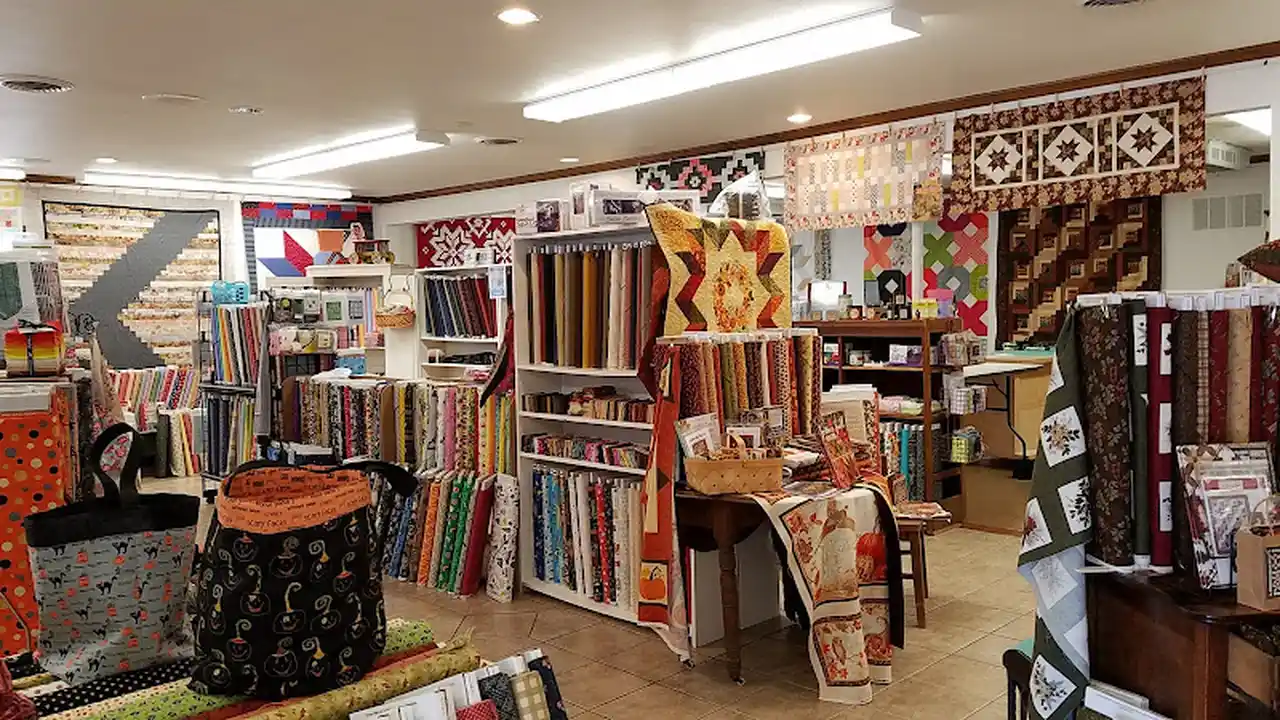 Fabric store in Lamar, MO: The Blue Top Quilt Shop