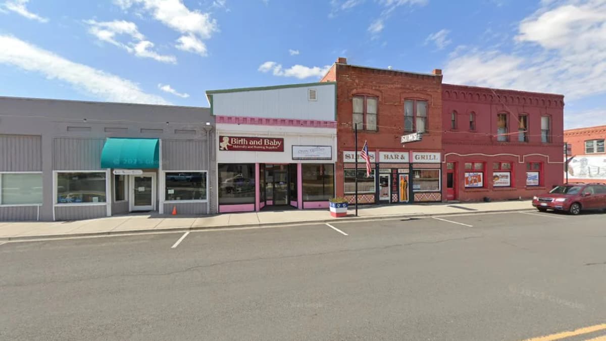 Fabric store in Lind, WA: Crazy Quilter
