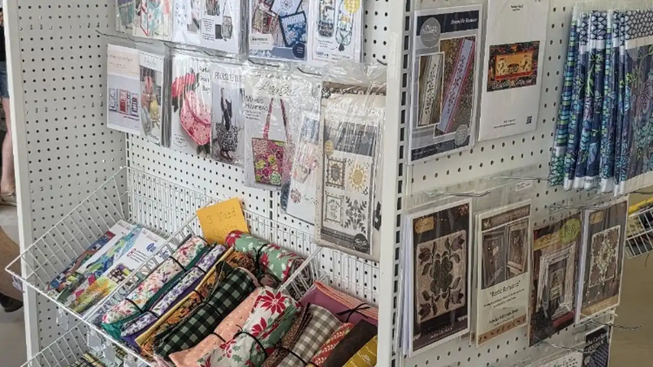 Fabric store in Logansport, IN: SEW Crazy! Quilts, LLC