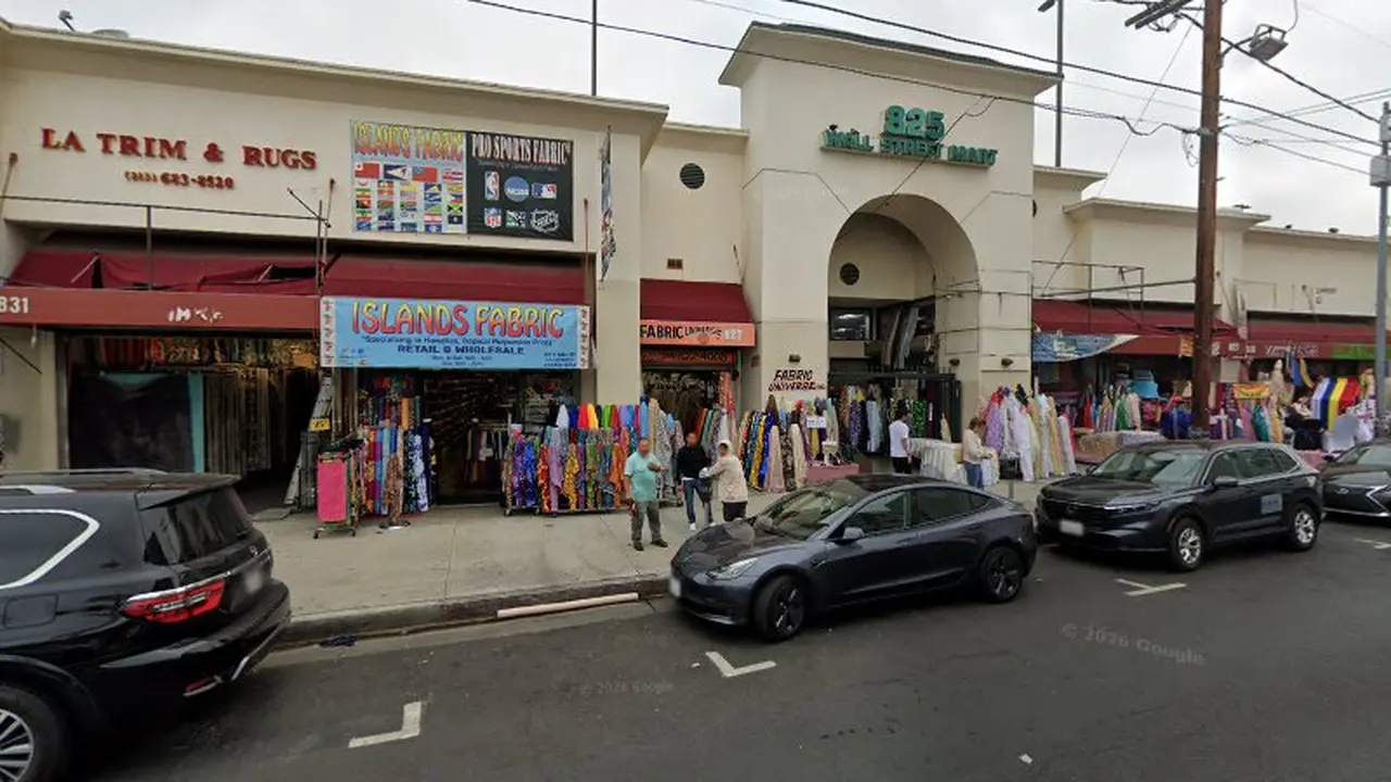 Fabric store in Los Angeles, CA: Fabric Universe Inc