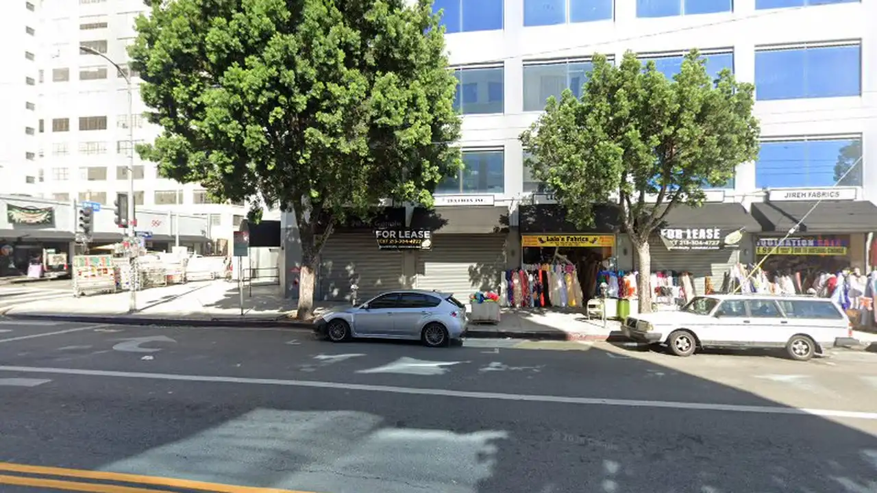 Fabric store in Los Angeles, CA: Fashion Fabrics LLC